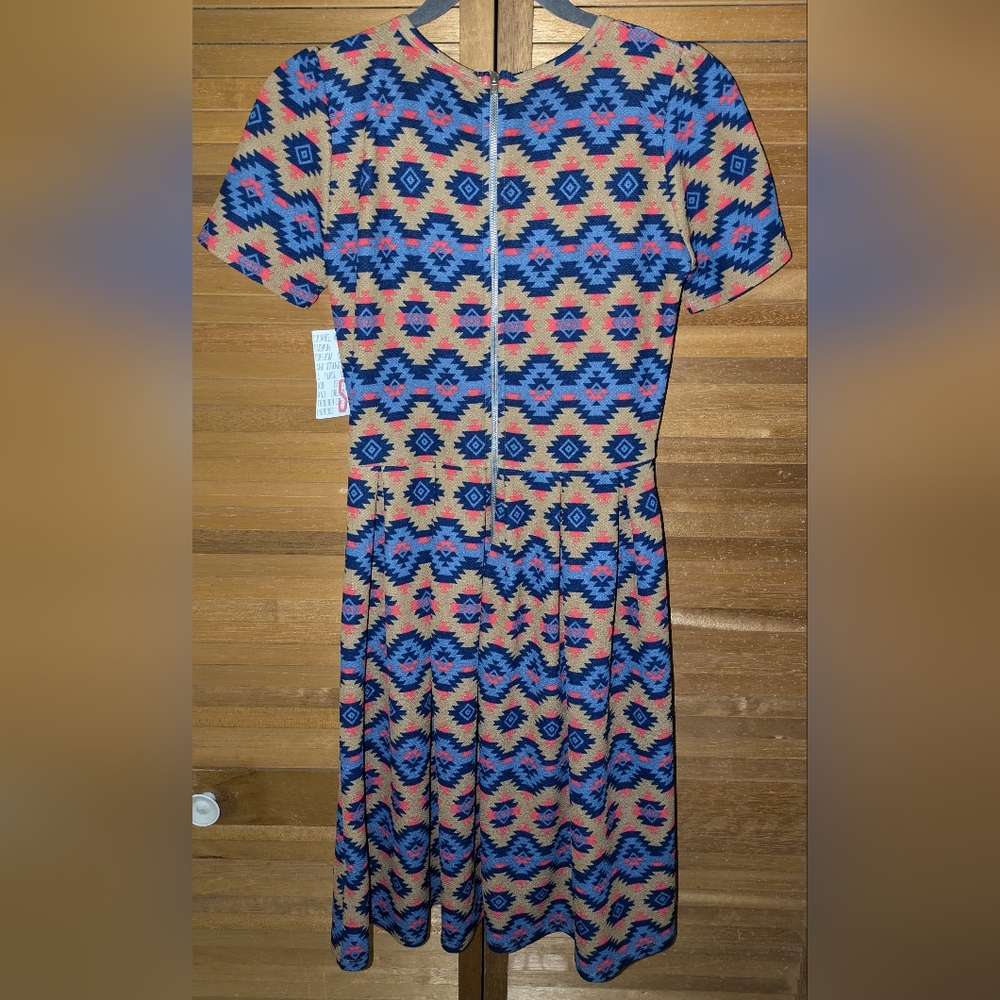 ❤️SALE❤️LuLaRoe Amelia Dress - Picture 2 of 6